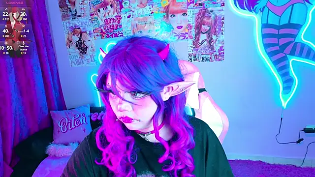 Snapshot of LaytonBox chatting on March 7, 2025, 1:20 am LaytonBox online show from March 7, 2025, 1:20 am