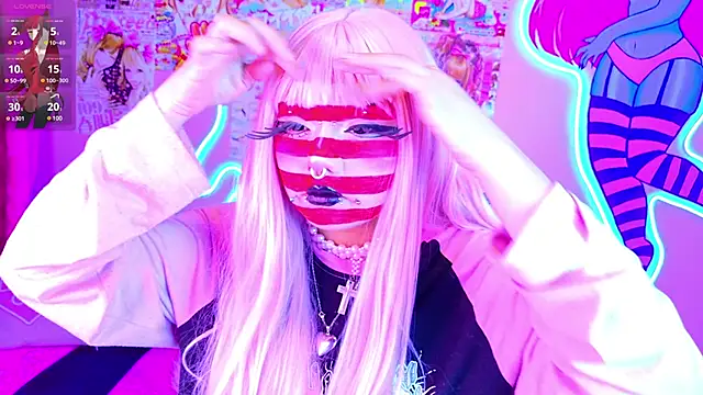 Snapshot of LaytonBox chatting on March 11, 2025, 11:15 pm LaytonBox online show from March 11, 2025, 11:15 pm