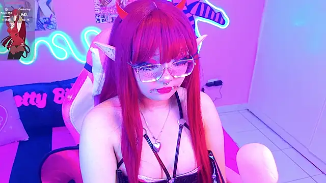 Snapshot of LaytonBox chatting on March 17, 2025, 9:45 pm LaytonBox online show from March 17, 2025, 9:45 pm