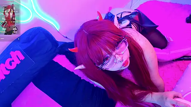 Snapshot of LaytonBox chatting on March 18, 2025, 4:04 am LaytonBox online show from March 18, 2025, 4:04 am