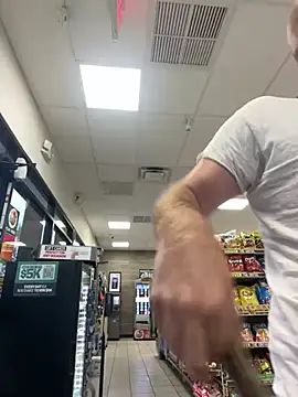 Snapshot of 32XRedBeard chatting on February 11, 2025, 12:27 pm 32XRedBeard online show from February 11, 2025, 12:27 pm