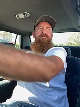 Snapshot of 32XRedBeard chatting on February 18, 2025, 9:42 pm 32XRedBeard online show from February 18, 2025, 9:42 pm