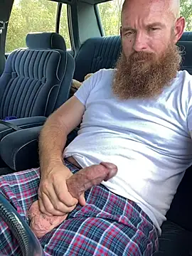 Snapshot of 32XRedBeard chatting on February 26, 2025, 9:16 pm 32XRedBeard online show from February 26, 2025, 9:16 pm