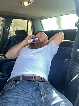 Snapshot of 32XRedBeard chatting on March 2, 2025, 2:10 pm 32XRedBeard online show from March 2, 2025, 2:10 pm