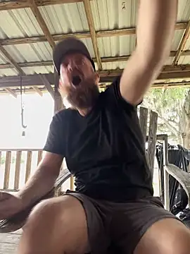 Snapshot of 32XRedBeard chatting on November 23, 2025, 5:24 pm 32XRedBeard online show from November 23, 2025, 5:24 pm