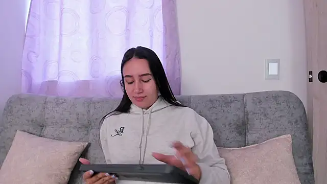 Snapshot of Jullya_x chatting on November 24, 2025, 2:06 pm Jullya x online show from November 24, 2025, 2:06 pm