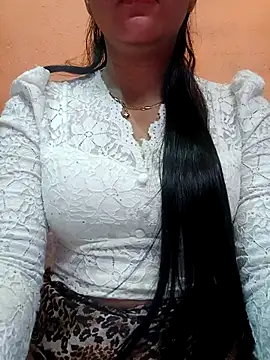 Snapshot of Eisha_20s chatting on October 14, 2025, 10:21 pm Eisha 20s online show from October 14, 2025, 10:21 pm
