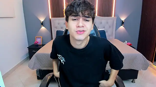 Tommy18   online show from March 31, 2026, 3:30 am