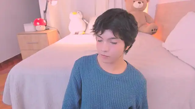 AllanYong18 online show from February 15, 2026, 8:24 am