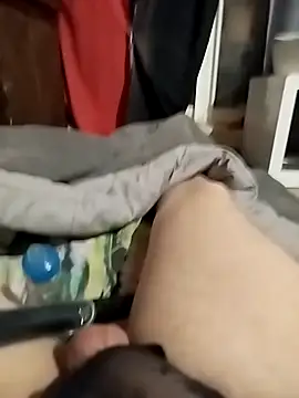 Snapshot of ludov17 chatting on February 20, 2025, 1:25 am ludov17 online show from February 20, 2025, 1:25 am