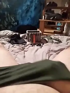 Snapshot of ludov17 chatting on February 12, 2026, 11:44 pm ludov17 online show from February 12, 2026, 11:44 pm