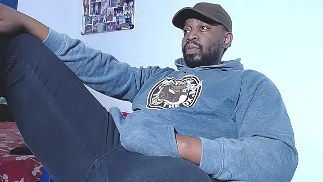 Snapshot of strong__anthony chatting on February 1, 2026, 8:40 pm strong anthony online show from February 1, 2026, 8:40 pm