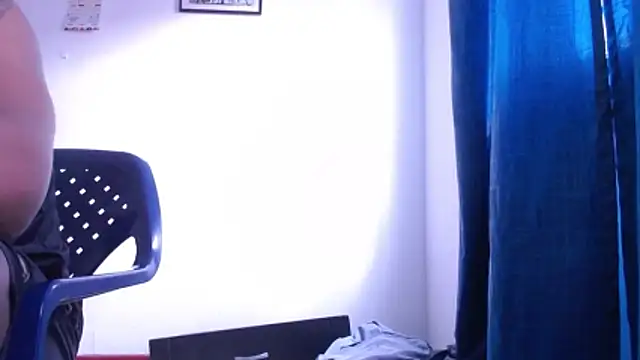 Snapshot of strong__anthony chatting on February 21, 2026, 1:23 pm strong anthony online show from February 21, 2026, 1:23 pm