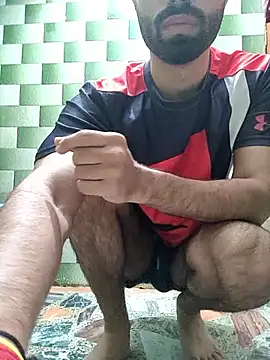 Snapshot of TOPMOON001 chatting on October 27, 2025, 5:33 am TOPMOON001 online show from October 27, 2025, 5:33 am