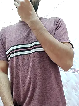 Snapshot of TOPMOON001 chatting on November 21, 2025, 6:17 pm TOPMOON001 online show from November 21, 2025, 6:17 pm