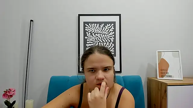 AdeleCruz online show from November 8, 2025, 1:11 pm