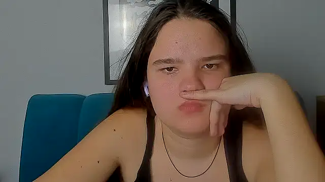 AdeleCruz online show from March 10, 2026, 1:16 pm