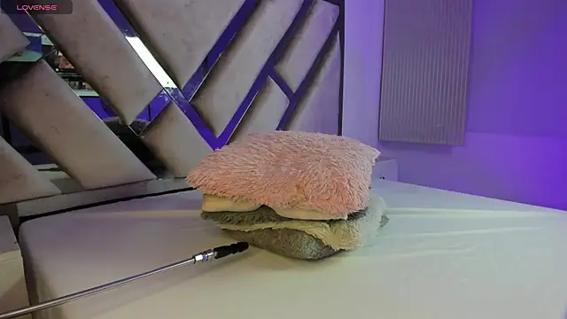 kathy bakerr online show from April 16, 2026, 12:39 pm