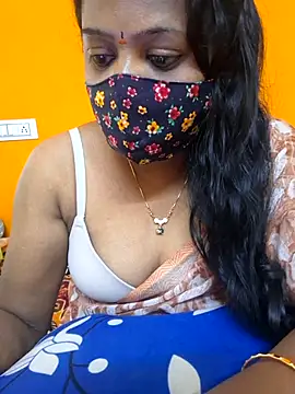 Snapshot of kanikasree chatting on December 16, 2025, 9:47 am kanikasree online show from December 16, 2025, 9:47 am