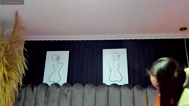 chelsea bolton  online show from November 25, 2025, 12:27 pm