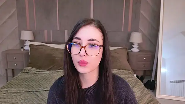 EmmaLawrens online show from March 11, 2025, 10:51 am