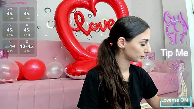 Snapshot of BelovedKhloee chatting on February 22, 2026, 8:40 pm BelovedKhloee online show from February 22, 2026, 8:40 pm