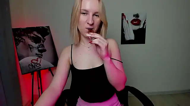 Snapshot of BeautyBlondy chatting on January 12, 2025, 6:17 am BeautyBlondy online show from January 12, 2025, 6:17 am