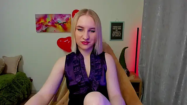 Snapshot of BeautyBlondy chatting on February 26, 2025, 4:35 pm BeautyBlondy online show from February 26, 2025, 4:35 pm