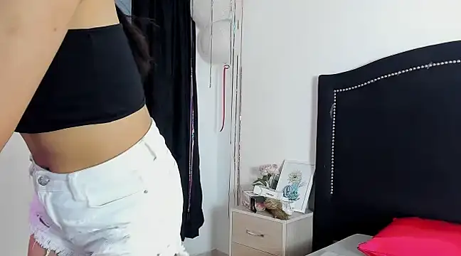 Cleo Hott online show from March 22, 2025, 4:14 am