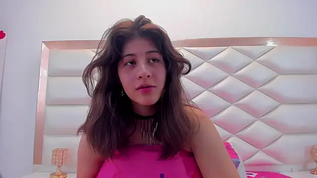 Snapshot of MiaQueen021 chatting on March 10, 2025, 7:18 pm MiaQueen021 online show from March 10, 2025, 7:18 pm