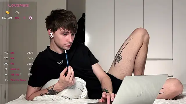 Snapshot of Calvin_Polanski chatting on February 20, 2026, 6:52 pm Calvin Polanski online show from February 20, 2026, 6:52 pm