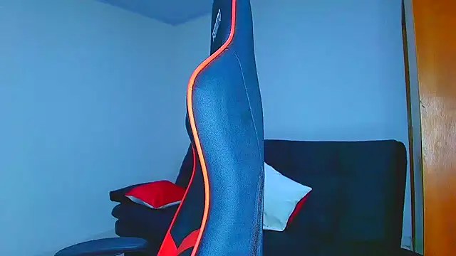 Snapshot of Rousse_violett chatting on December 16, 2025, 3:11 am Rousse violett online show from December 16, 2025, 3:11 am