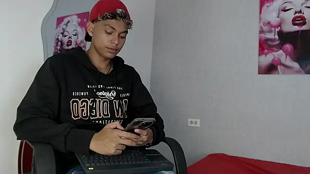 Snapshot of kyam_adams chatting on February 10, 2025, 8:21 pm kyam adams online show from February 10, 2025, 8:21 pm