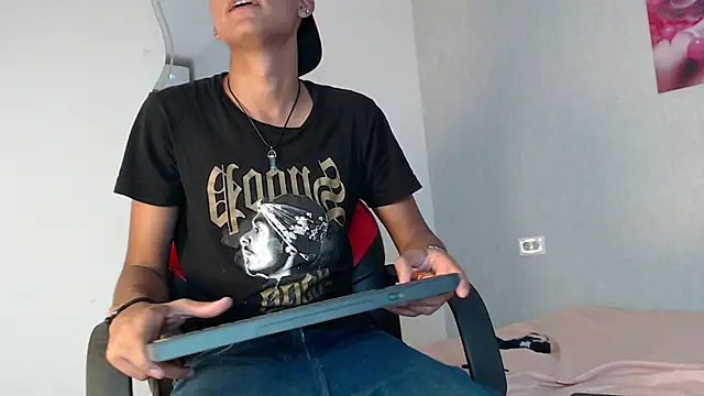 Snapshot of kyam_adams chatting on February 13, 2025, 7:21 pm kyam adams online show from February 13, 2025, 7:21 pm