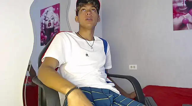 Snapshot of kyam_adams chatting on March 1, 2025, 1:29 pm kyam adams online show from March 1, 2025, 1:29 pm