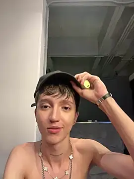 Snapshot of jeremy_salvatore chatting on February 6, 2025, 9:00 am jeremy salvatore online show from February 6, 2025, 9:00 am