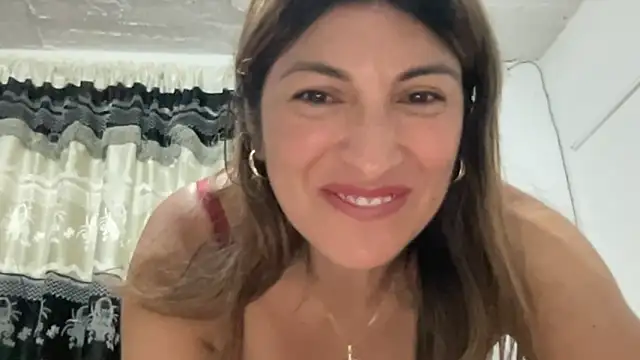 LunaBeya online show from September 29, 2025, 12:21 pm