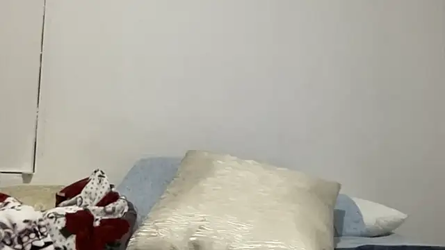 LunaBeya online show from October 15, 2025, 1:17 am