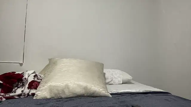 LunaBeya online show from October 24, 2025, 12:52 am