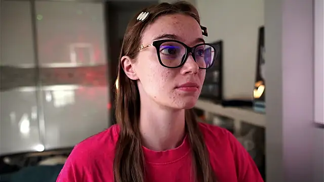 ileanacampbe online show from September 10, 2025, 4:23 am