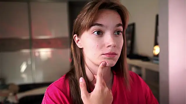 ileanacampbe online show from September 16, 2025, 4:13 am