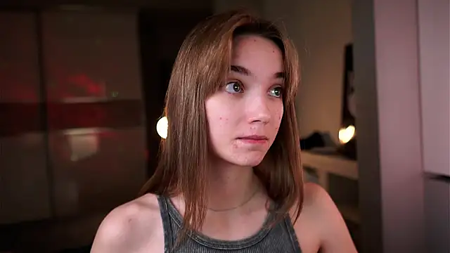 ileanacampbe online show from October 9, 2025, 4:43 am