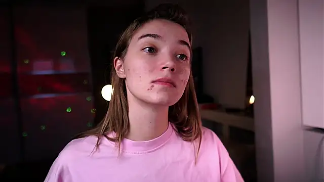 ileanacampbe online show from October 27, 2025, 4:05 am