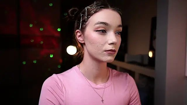 ileanacampbe online show from November 12, 2025, 4:57 am