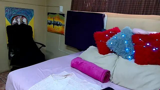 PEBBLES365 online show from October 30, 2025, 7:21 am