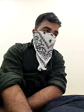 13lusty online show from February 6, 2025, 6:40 am