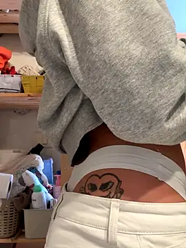 Snapshot of Ginger10 chatting on December 18, 2025, 12:22 pm Ginger10 online show from December 18, 2025, 12:22 pm