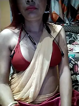 SANA-LEONI online show from October 15, 2025, 2:39 pm