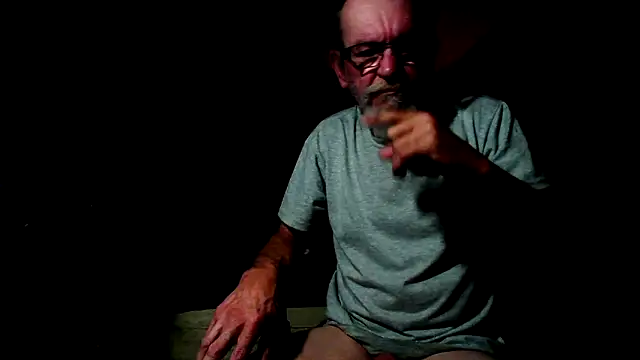 Snapshot of Aldick68 chatting on March 13, 2025, 9:43 am Aldick68 online show from March 13, 2025, 9:43 am