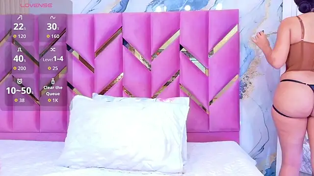 hotiergirl online show from November 24, 2025, 12:16 pm